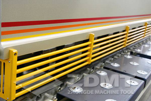 簡易式防護柵欄.jpg 簡易式防護柵欄.jpg