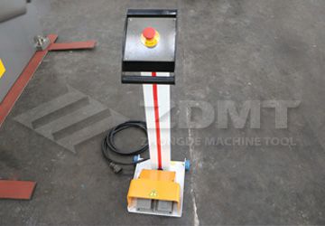 腳踏開關.jpg 腳踏開關.jpg