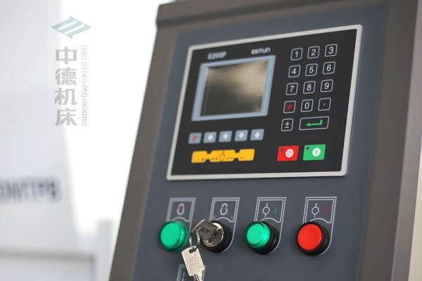 ZDPK-20032-E200P數(shù)控系統(tǒng).jpg ZDPK-20032-E200P數(shù)控系統(tǒng).jpg